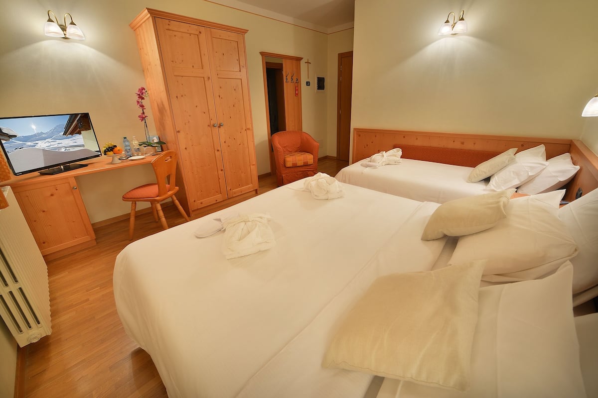 Chambre triple Standard | 1 chambre, coffre-fort, systĂšme dâinsonorisation, literie fournie