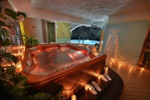 Sauna, hot tub, steam room