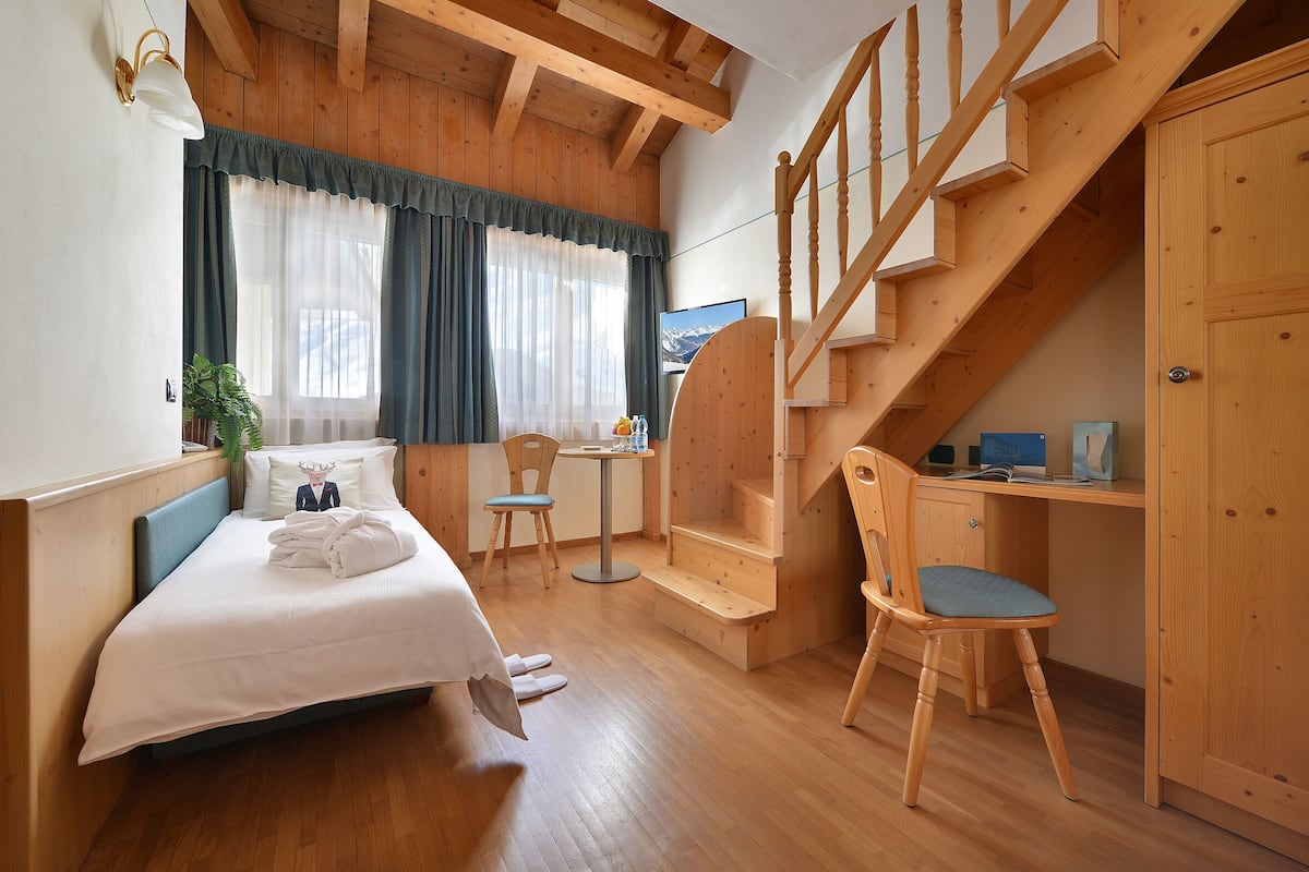 comfort triple room, 2 bedrooms, terrace, lake view | 1 bedroom, in-room safe, soundproofing, bed sheets