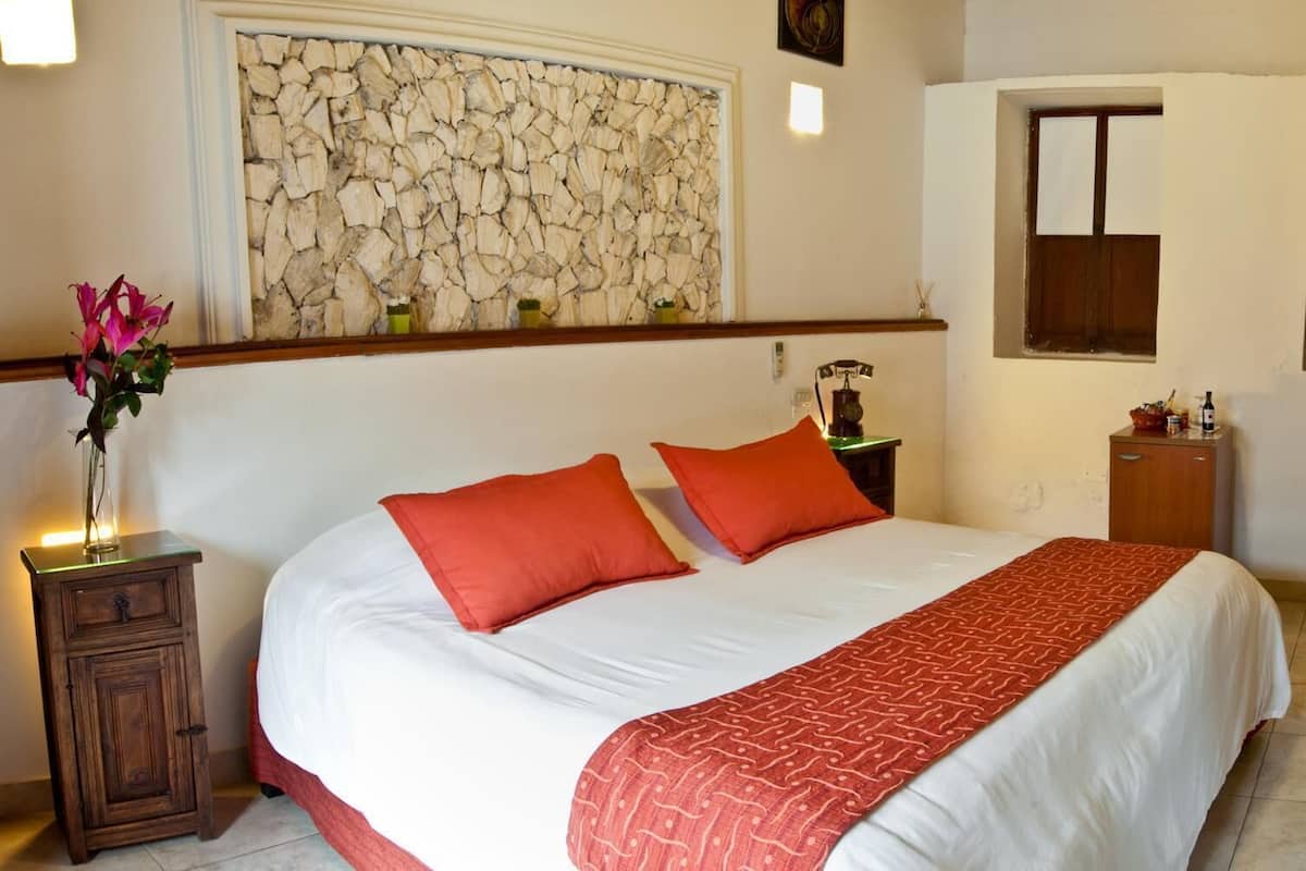 6 bedrooms, Select Comfort beds, in-room safe, blackout drapes