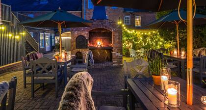 The Black Lion, Long Melford