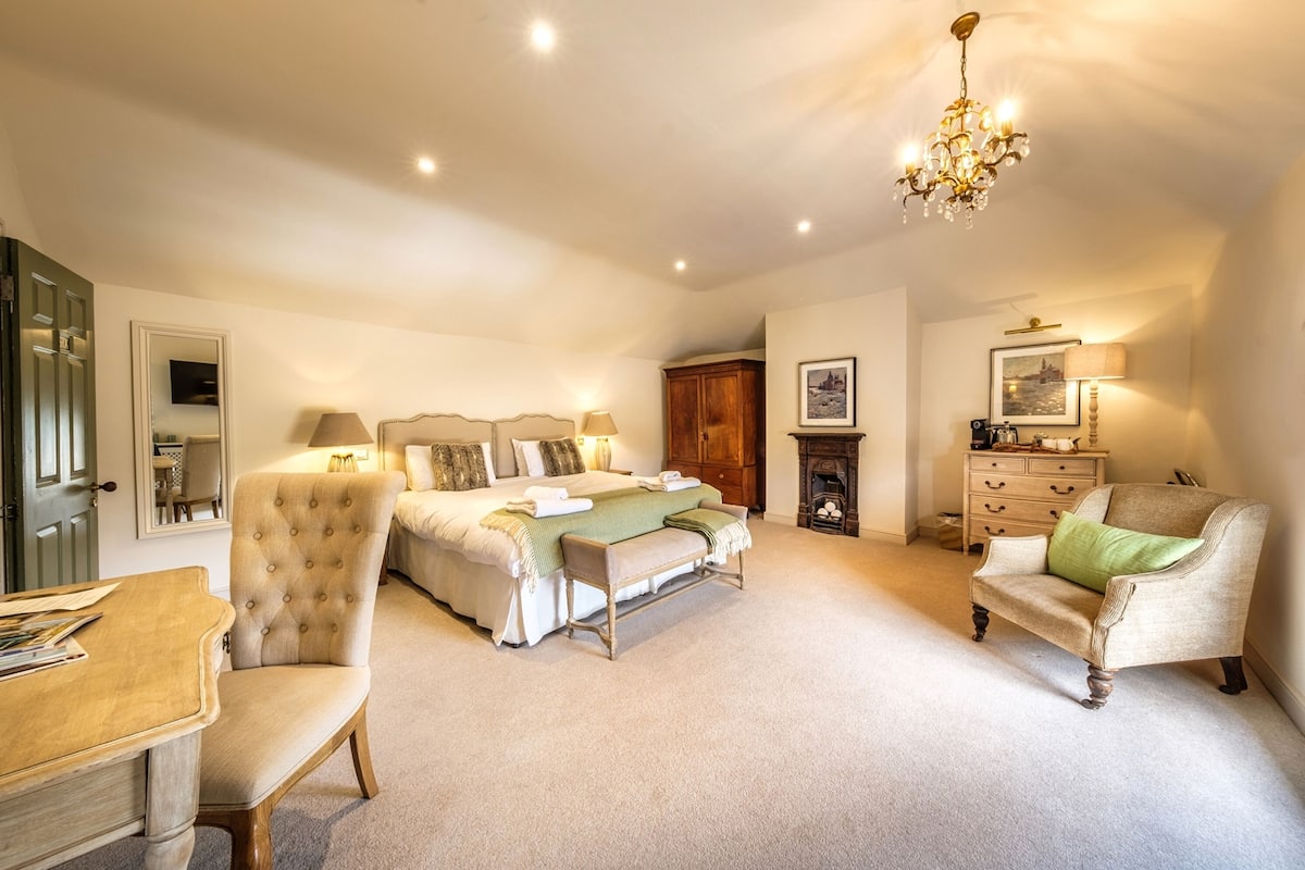 Deluxe kamer | 1 slaapkamer, een strijkplank/strijkijzer, gratis wifi, beddengoed