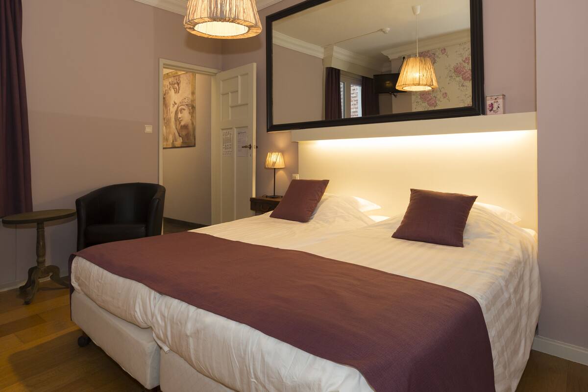 In-room safe, free WiFi