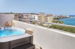 Deluxe Suite with Jacuzzi | 전용 스파 욕조