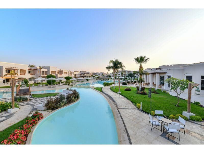 2 outdoor pools, pool umbrellas, pool loungers