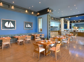 2 restaurants, breakfast, lunch, dinner served; international cuisine