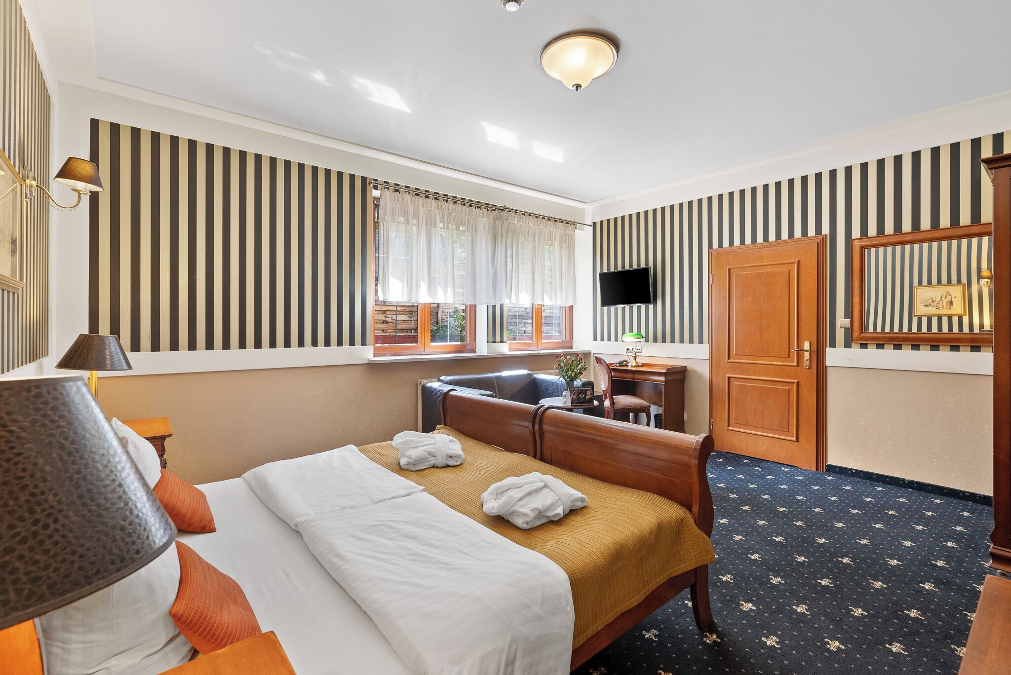 junior suite, 1 king bed | desk, iron/ironing board, free cots/infant beds, free wifi