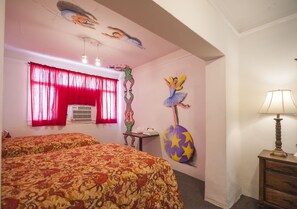 Desk, free WiFi, bed sheets - Amargosa Opera House (Death Valley)