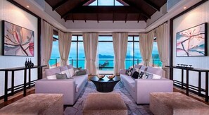 Living area | Smart TV, fireplace, Netflix, foosball - EQC Hotel 2 (Region Test)