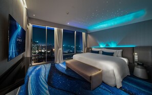 Tabla de planchar con plancha, wifi gratis y ropa de cama 