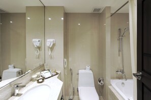 Separate tub and shower, jetted tub, designer toiletries, hair dryer