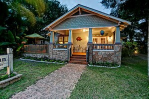 View from property - Anchor Inn NSB Bed & Breakfast (New Smyrna Beach)