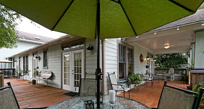 Anchor Inn NSB Bed & Breakfast