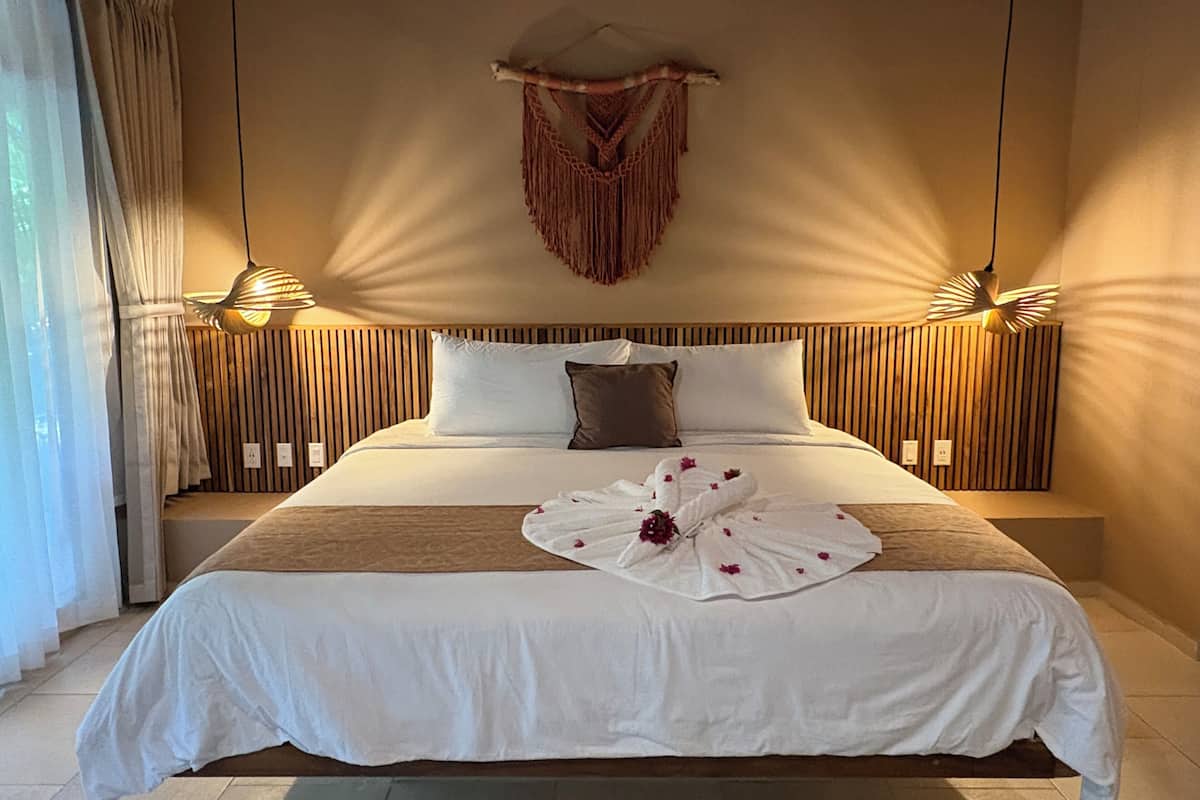 Superior Room, 1 King Bed