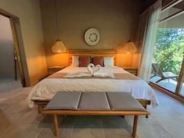 Ropa de cama de alta calidad y minibar 