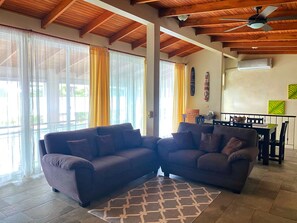Living area - The Falls Resort at Manuel Antonio (Quepos)