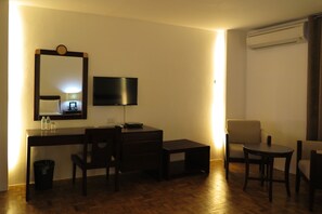 Habitación estándar, 2 camas matrimoniales | Servicios de la habitación