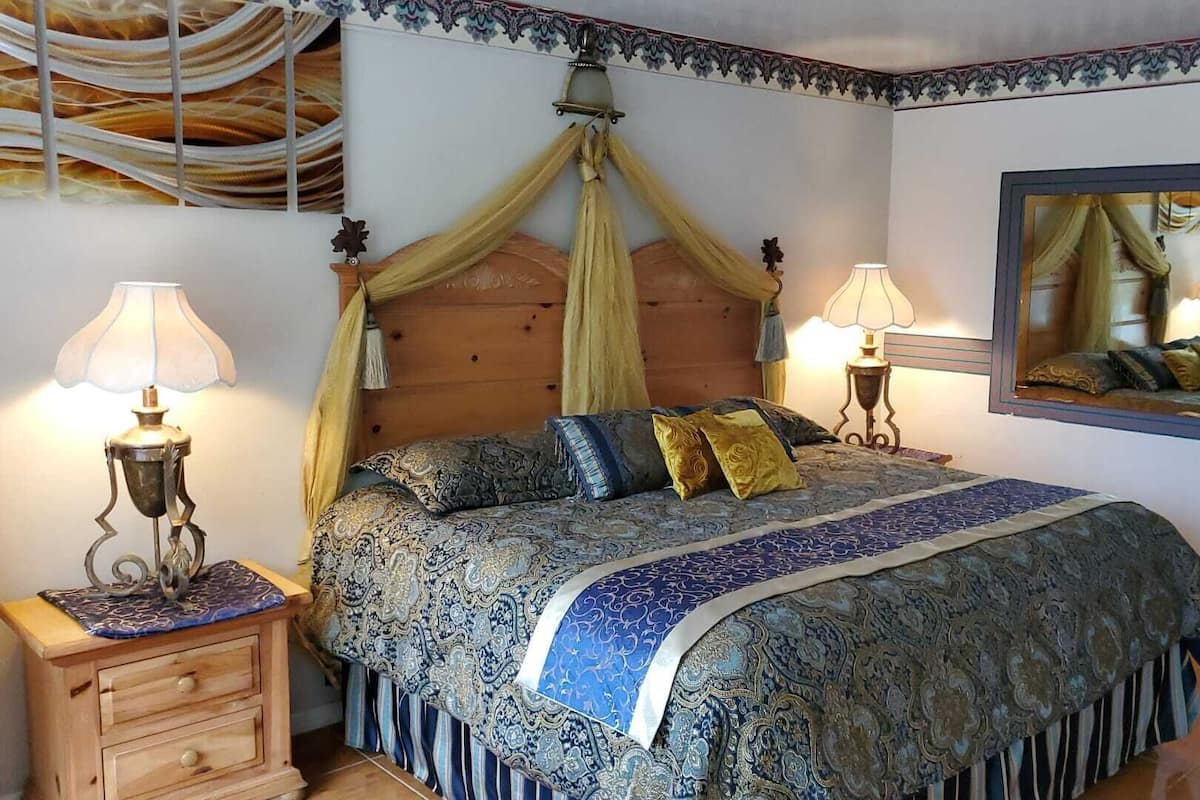 Superior Room, 1 King Bed | Free WiFi, bed sheets