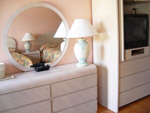 Free WiFi, bed sheets - Conty's Motel (Naples)