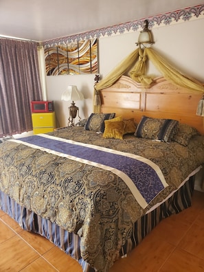 Superior Room, 1 King Bed | Free WiFi, bed sheets