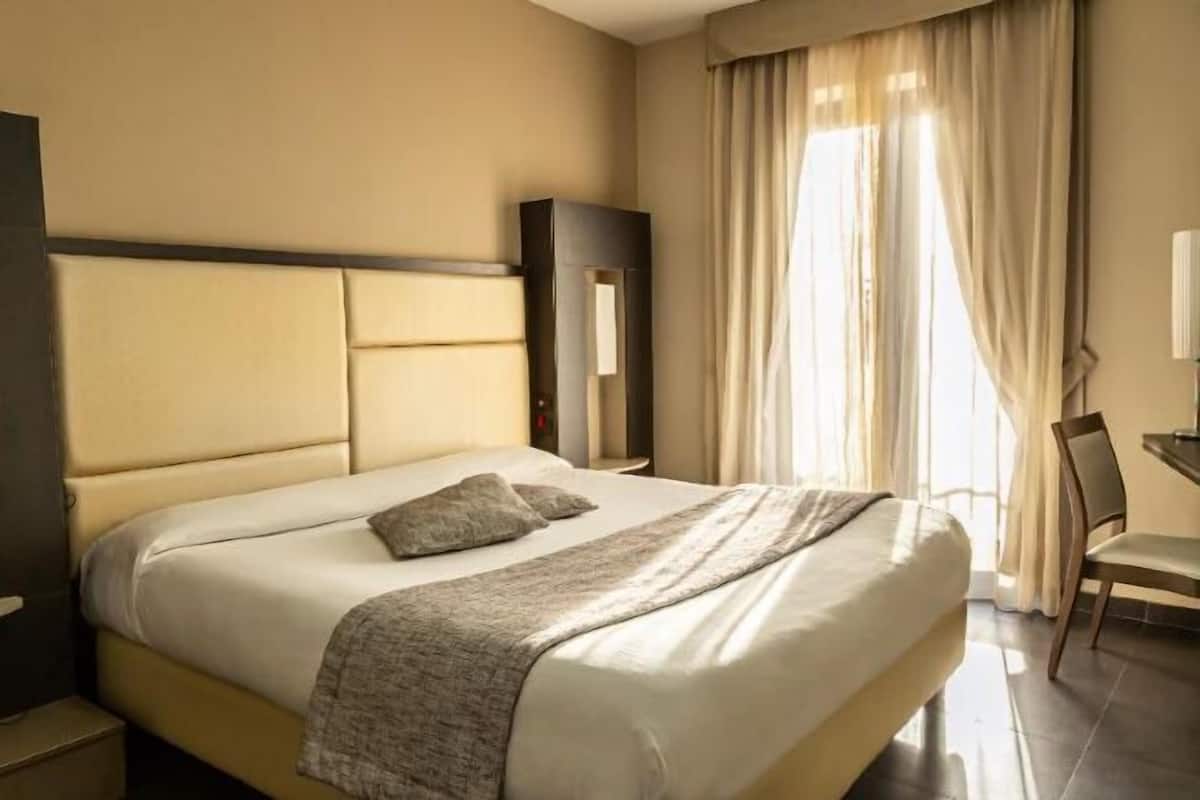 Minibar, in-room safe, desk, blackout curtains