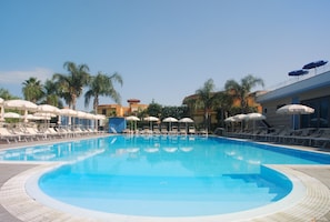 Außenpool, Liegestühle