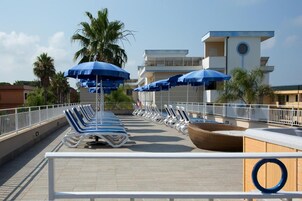 Sundeck