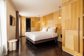Junior Room, with Canal View | Premium bedding, minibar, in-room safe, blackout drapes - Le Citizen Hôtel (Paris)