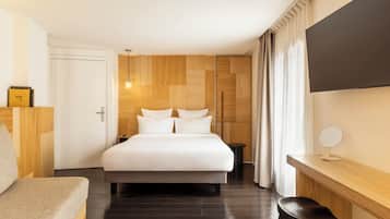 Junior Room, with Canal View | 2 bedrooms, premium bedding, minibar, in-room safe