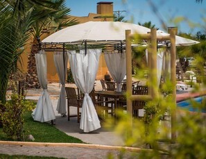 Se sirven desayunos, comidas y cocina internacional 