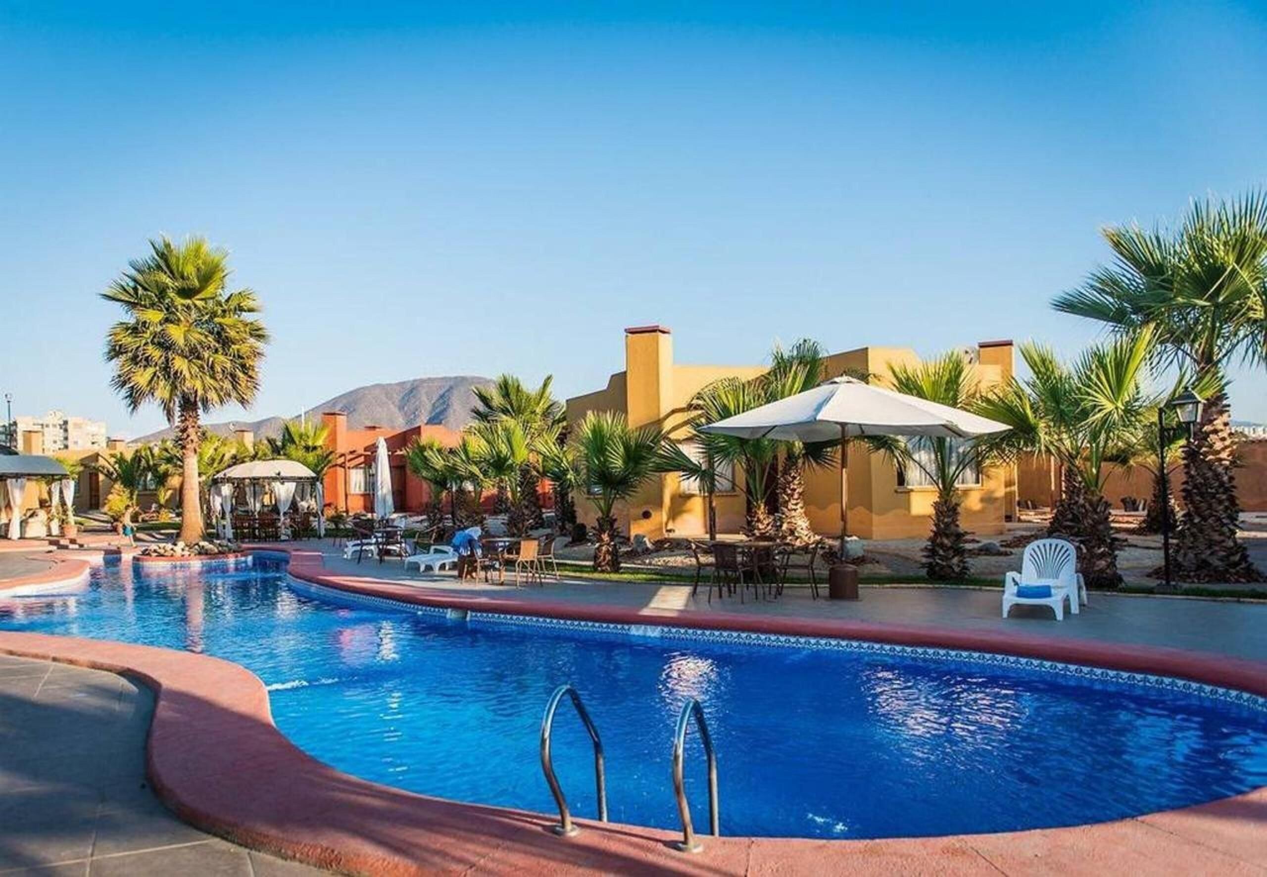 Een seizoensgebonden buitenzwembad