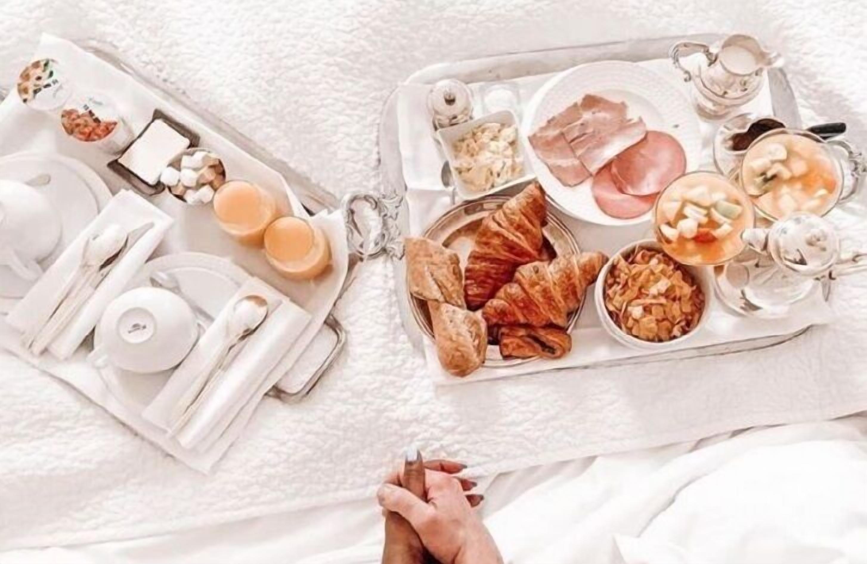 daily continental breakfast for a fee