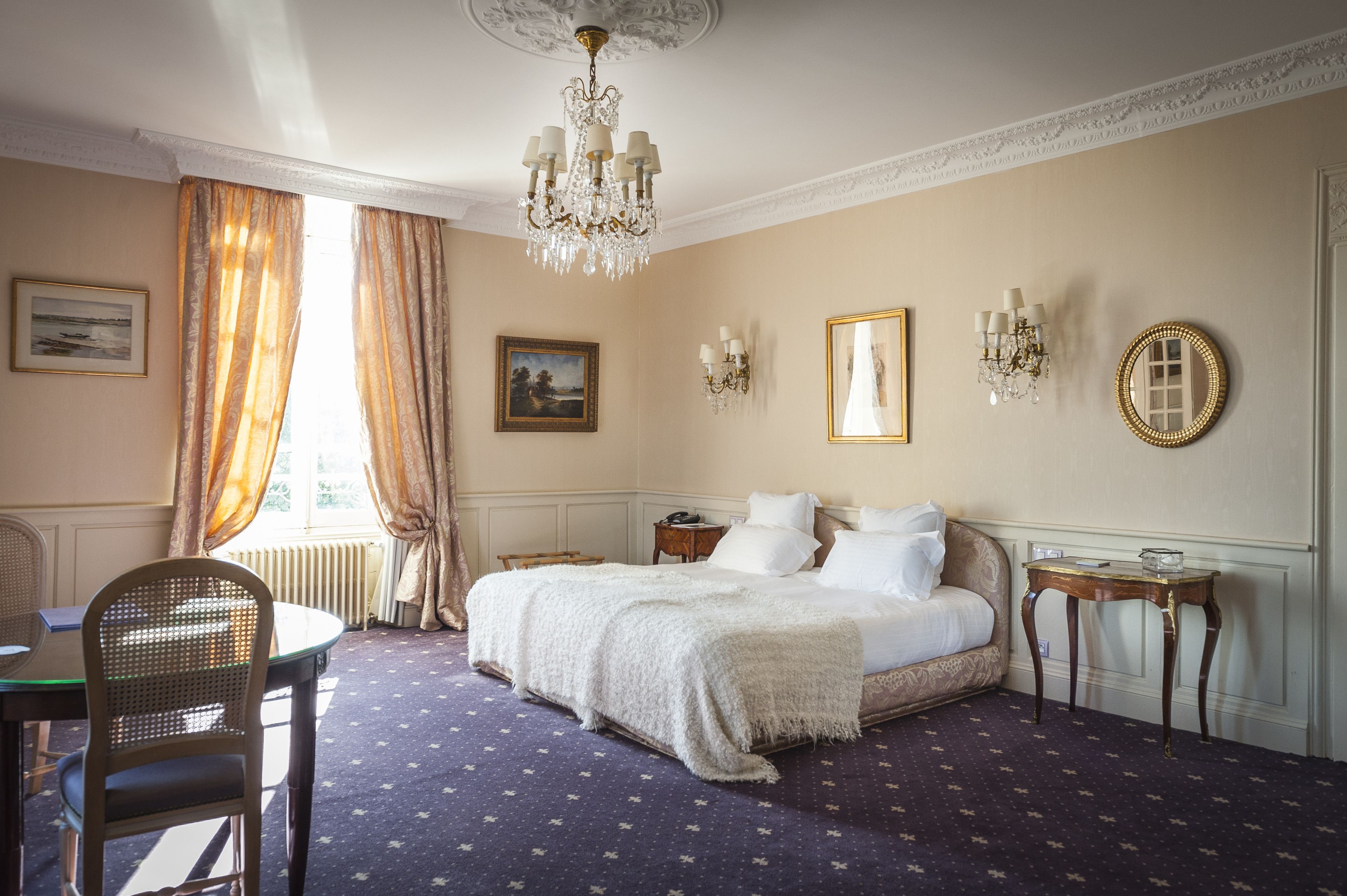 luxury double room (in the castle) | 1 bedroom, in-room safe, blackout curtains, soundproofing