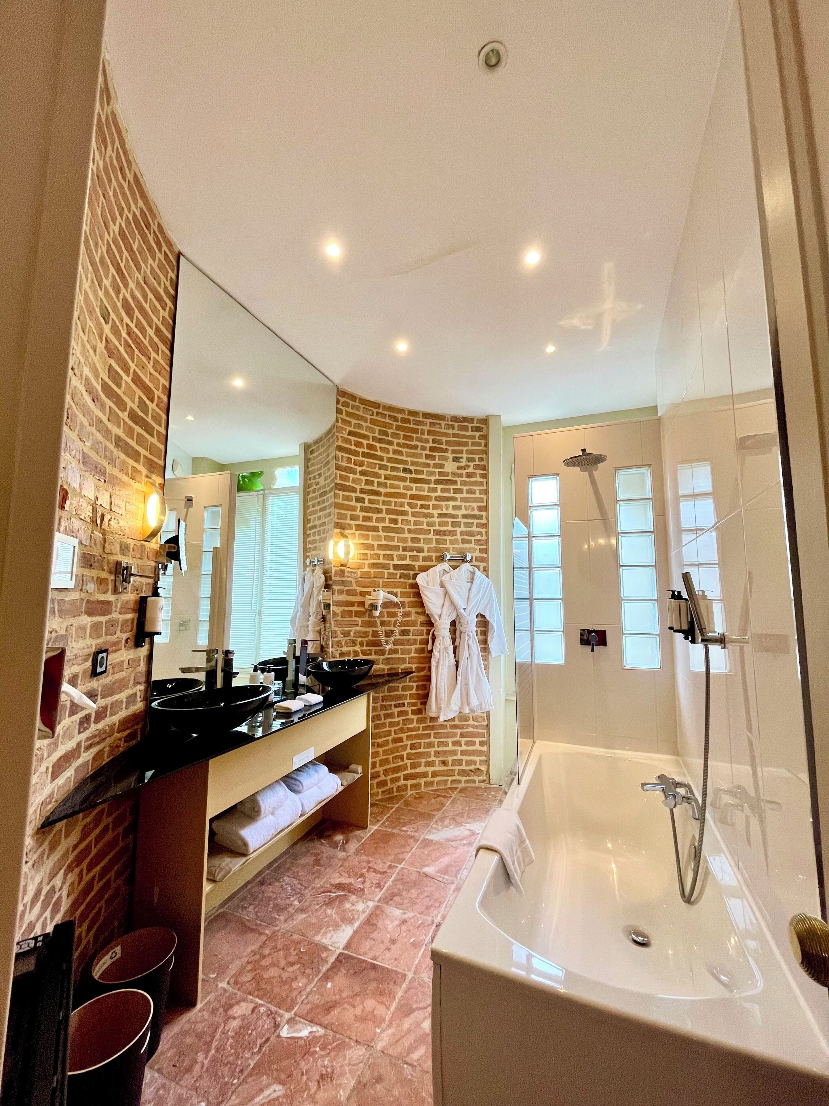 luxury double room (in the castle) | bathroom | eco-friendly toiletries, hair dryer, bathrobes, slippers