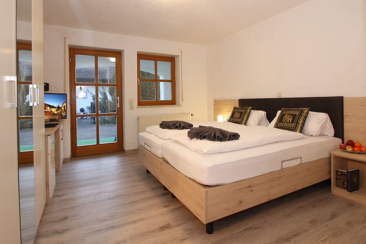 comfort double room | 1 bedroom, in-room safe, desk, free wifi