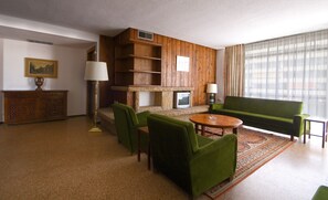 Standard Apartment, 2 Bedrooms (6 people) | Living area