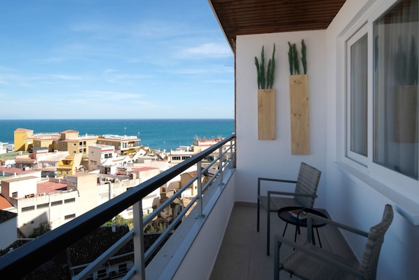 Deluxe Apartment, 1 Queen Bed with Sofa bed, Sea View | Terrace/patio - Apartamentos La Nogalera (Torremolinos)