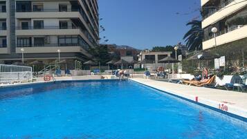 Seasonal outdoor pool, sun loungers
