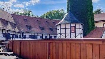 Sauna, hot tub, body treatments, hot stone massages, body scrubs