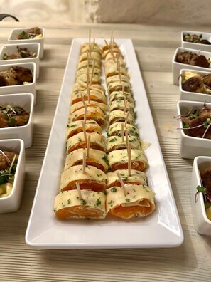 2 Restaurants, Frühstück, Mittagessen, Abendessen, regionale Küche