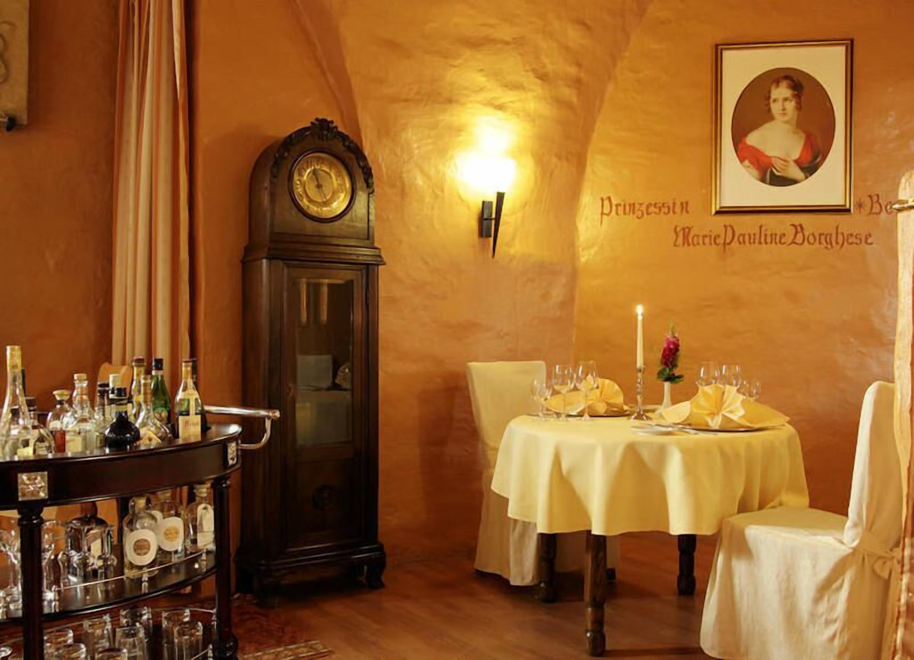 breakfast, lunch, dinner served; regional cuisine, garden views