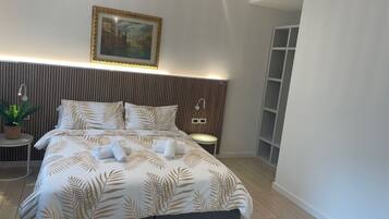 Superior Double Room | In-room safe, soundproofing, iron/ironing board, free WiFi