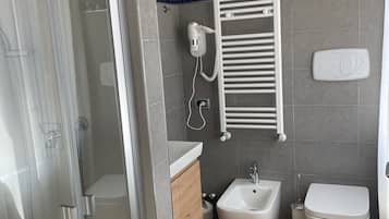 Superior Double Room | Bathroom