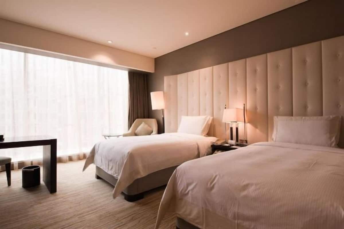 Frette Italian sheets, premium bedding, down duvets, pillow-top beds