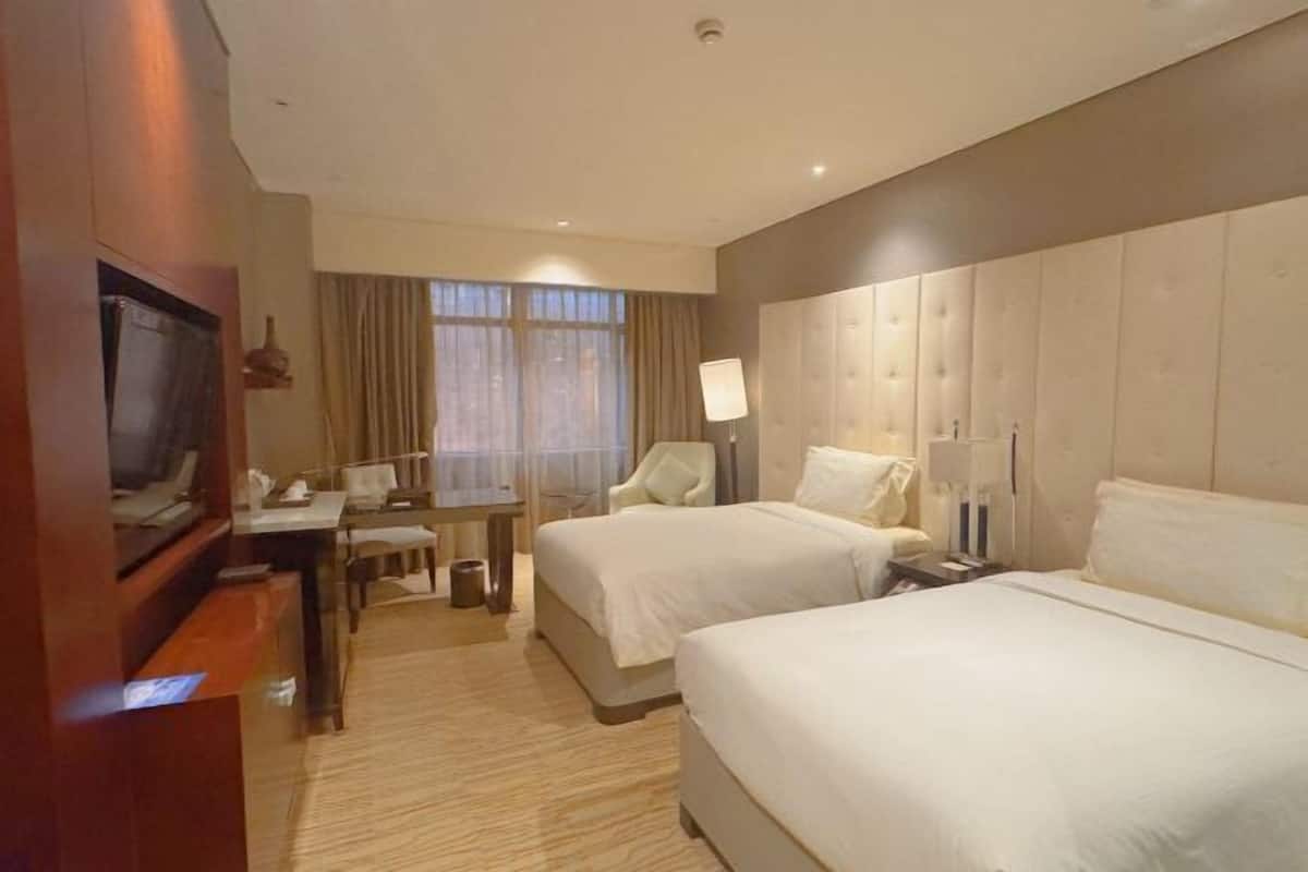 Frette Italian sheets, premium bedding, down duvets, pillow-top beds