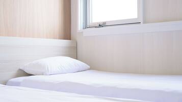 Down duvets, desk, free WiFi, bed sheets