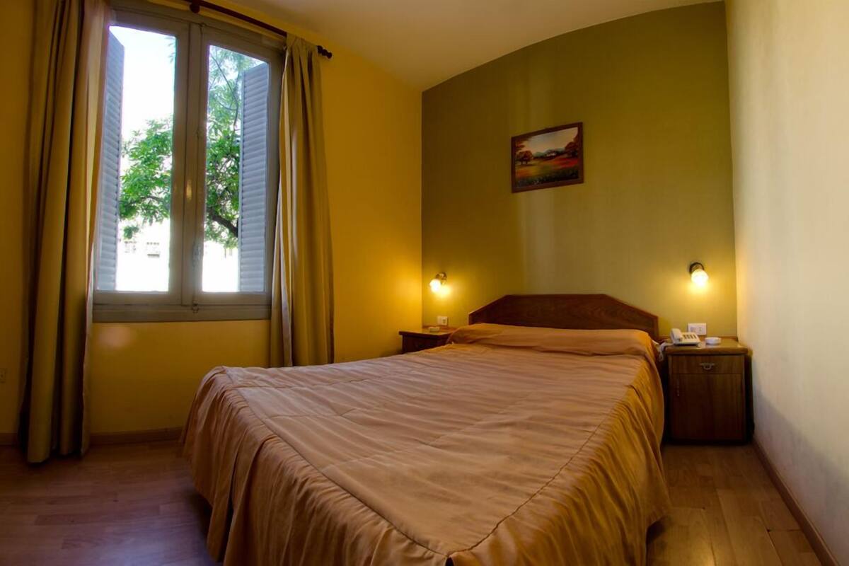 Double Room, 1 Double or 2 Twin Beds | Minibar, in-room safe, desk, WiFi (free)