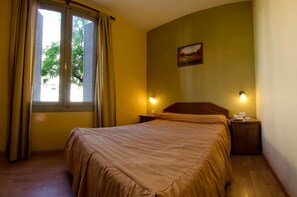 Double Room, 1 Katil Kelamin (Double) atau 2 Katil Bujang (Single) | Bar mini, peti besi dalam bilik, meja, Wi-fi percuma 