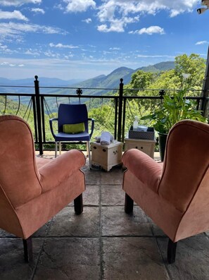 Couples treatment room(s), body treatments, aromatherapy