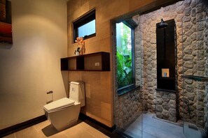 2 bedroom pool villa | Bathroom | Separate tub and shower, rainfall showerhead, free toiletries - Seastone Private Pool Villas (Choeng Thale)